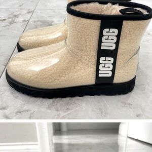 UGG Classic Clear Mini
